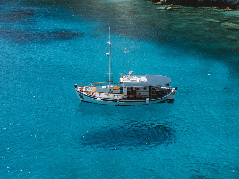 Sailing with Aegeas boat