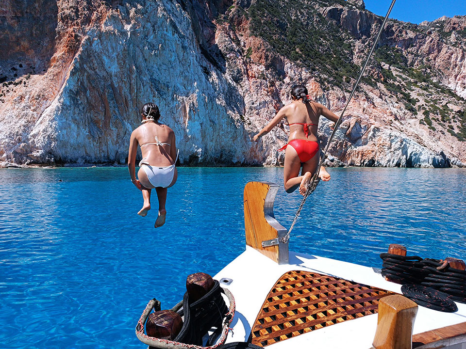 Diving and having fun on Aegeas boat