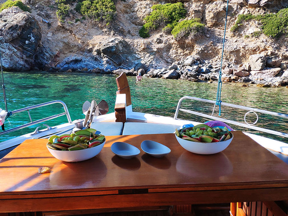 Serving a refreshing fruitsalad on Aegeas